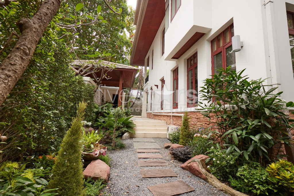 Maison individuelle non meublée à louer avec piscine à Ekamai, photo 12