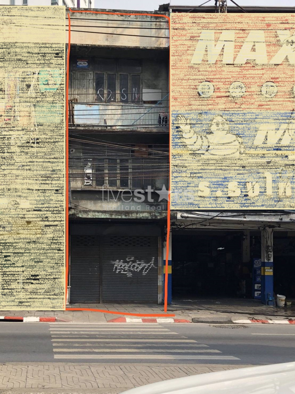 Immeuble commercial de 3 étages à louer sur la route principale de Rama 4 à Phra Khanong, photo 3