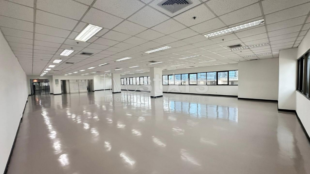 Espace de bureau à louer près de la station BTS Ekkamai