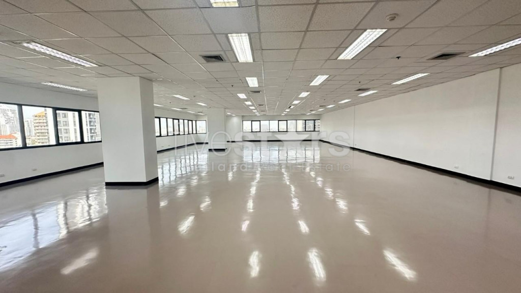 Espace de bureau à louer près de la station BTS Ekkamai, photo 3