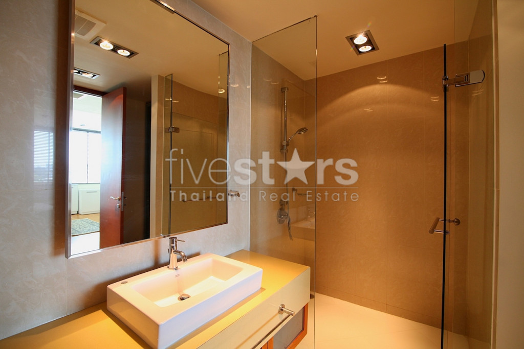 Modern 3-bedroom condo for rent in Phrakanong area, photo 15