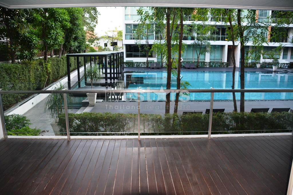 modern 4-bedroom duplex condo 300m from BTS Pra Khanong!, photo 3