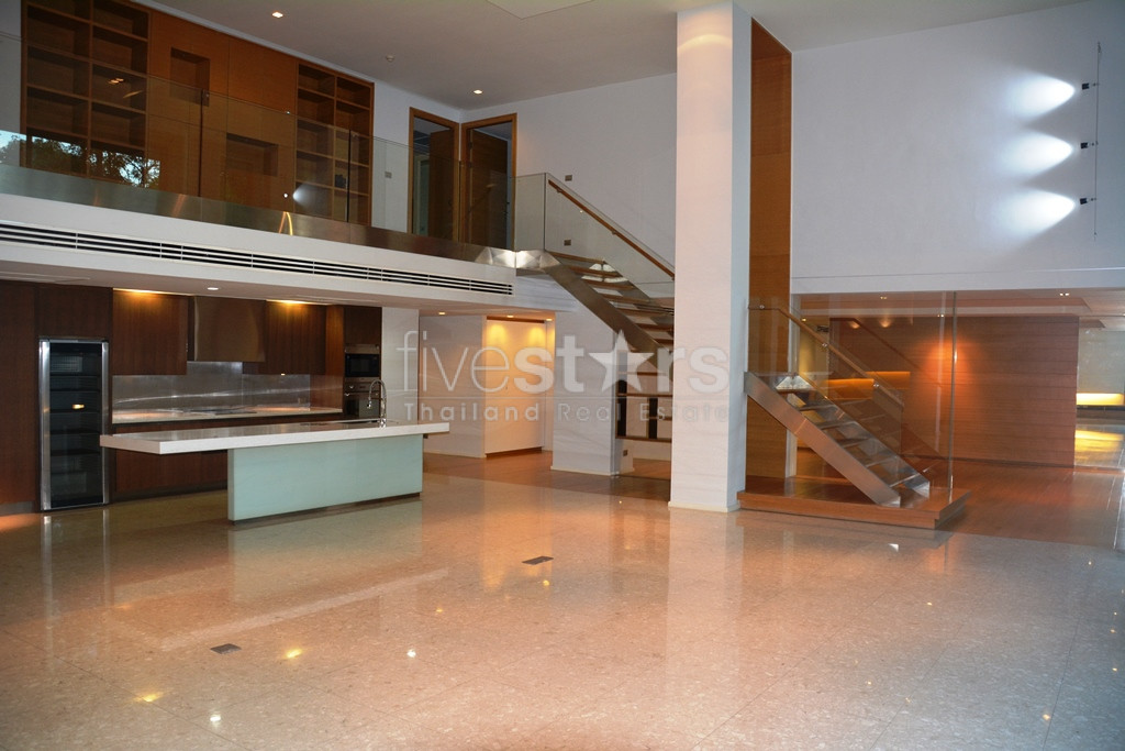 modern 4-bedroom duplex condo 300m from BTS Pra Khanong!, photo 5