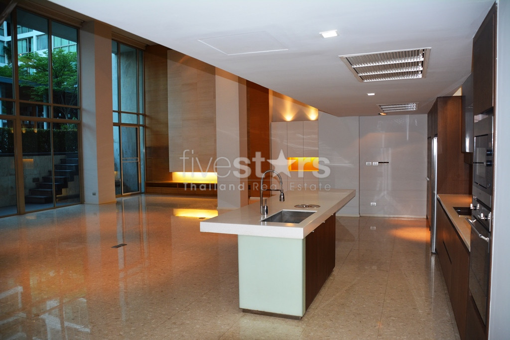 modern 4-bedroom duplex condo 300m from BTS Pra Khanong!, photo 8