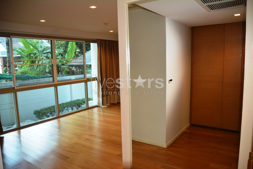 modern 4-bedroom duplex condo 300m from BTS Pra Khanong!, photo 16
