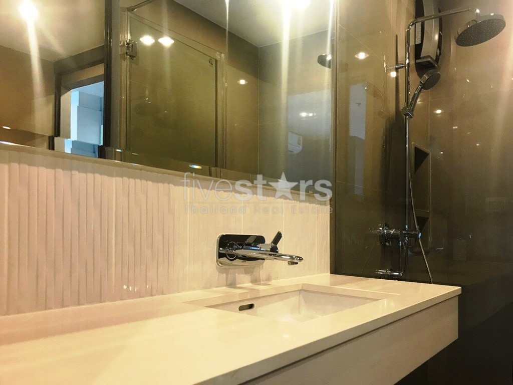 Appartement 1 chambre haut en étage à 300m du BTS Ekamai, photo 9