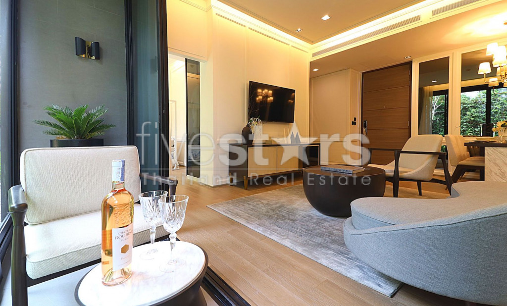 Luxueux appartement de 3 chambres à vendre à Ekamai