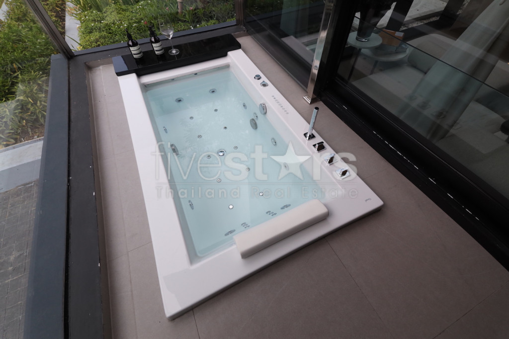 Appartement luxueux de 2 chambres en Duplex à vendre à Ekamai, photo 4
