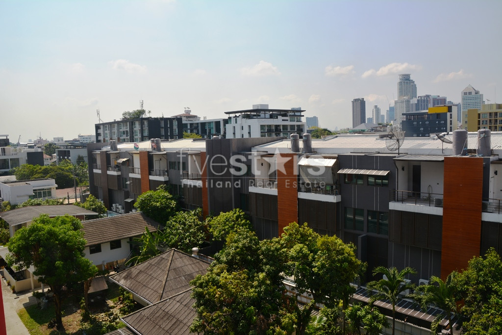 Appartement 2 chambres spacieux dans quartier calme d'Ekamai