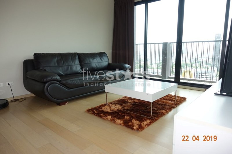 2 bedrooms condo for sale in Ekkamai, photo 2