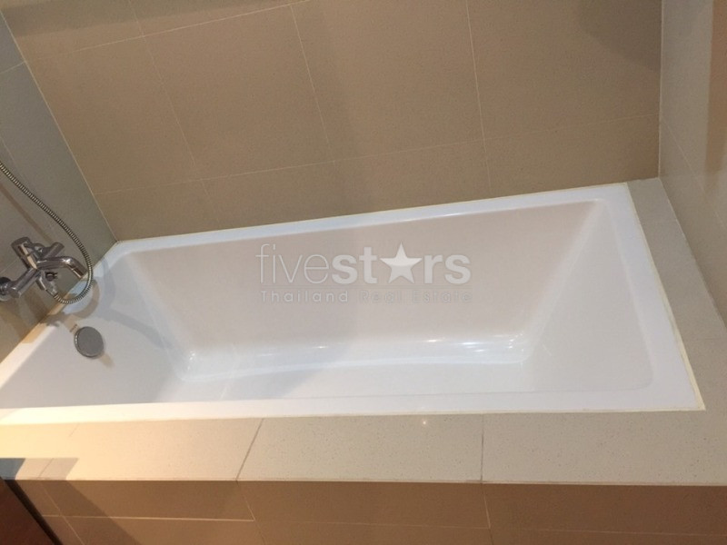 2 bedrooms condo for sale in Ekkamai, photo 9