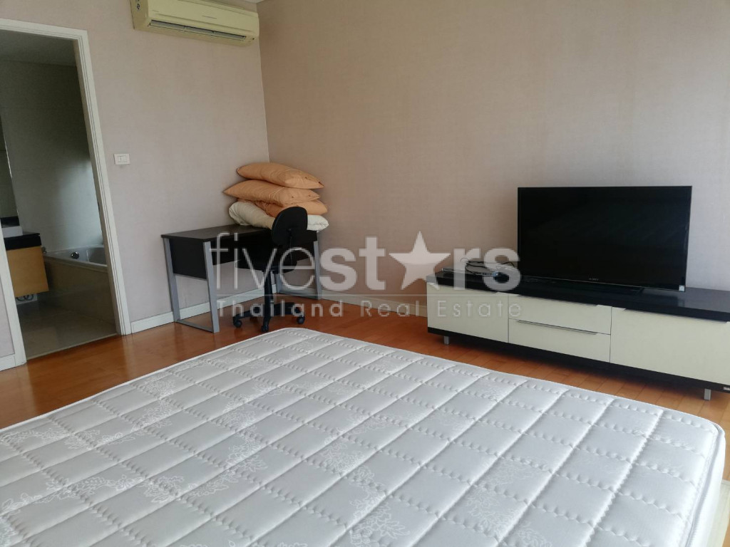 2 bedrooms condo for rent near BTS Ekamai, photo 7
