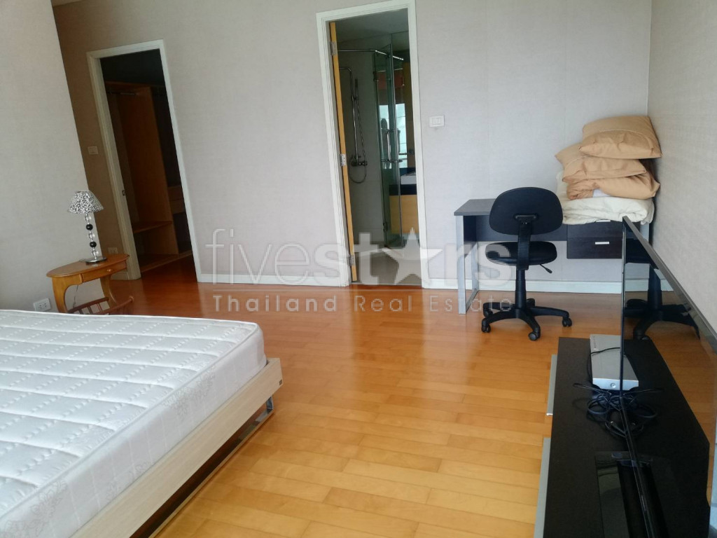 2 bedrooms condo for rent near BTS Ekamai, photo 8