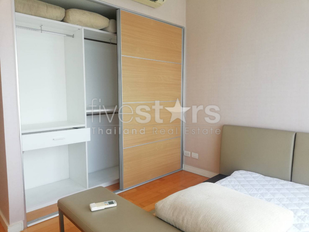 2 bedrooms condo for rent near BTS Ekamai, photo 13