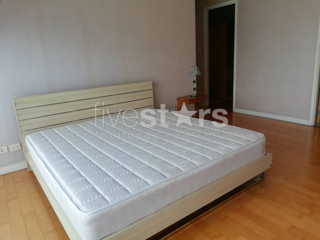 2 bedrooms condo for rent near BTS Ekamai, photo 9
