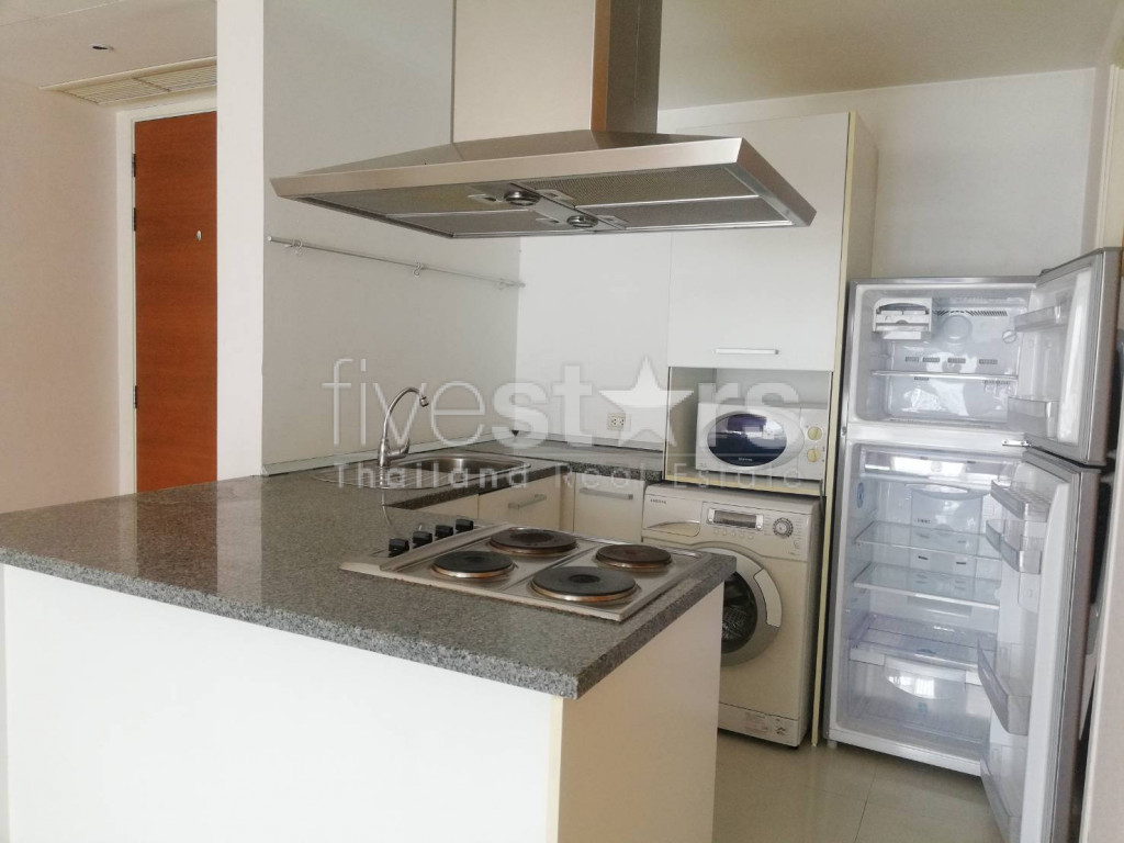 2 bedrooms condo for rent near BTS Ekamai, photo 4