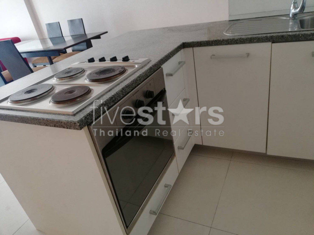 2 bedrooms condo for rent near BTS Ekamai, photo 6
