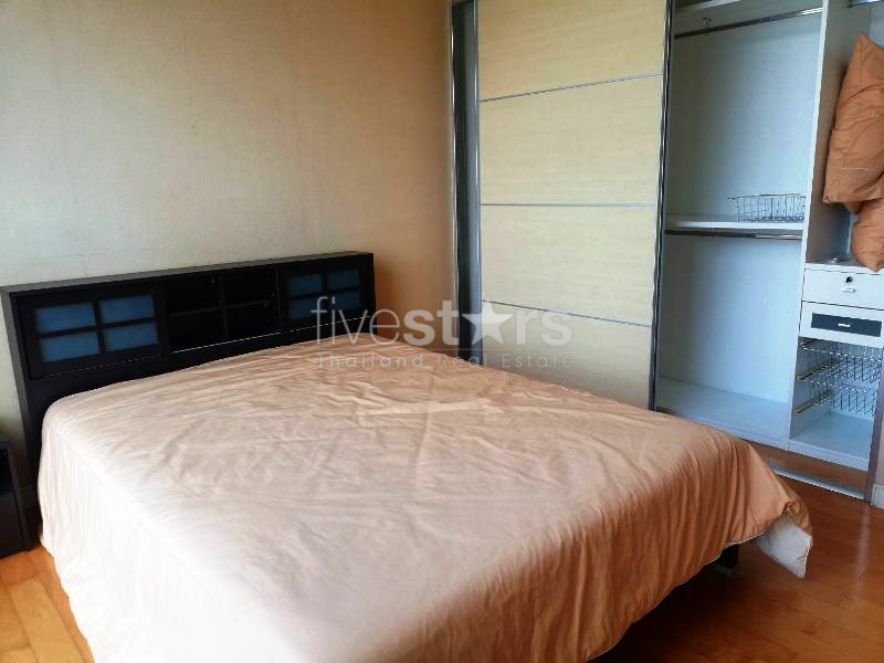 High floor unit 2 bedrooms condo for rent near BTS Ekamai, photo 13