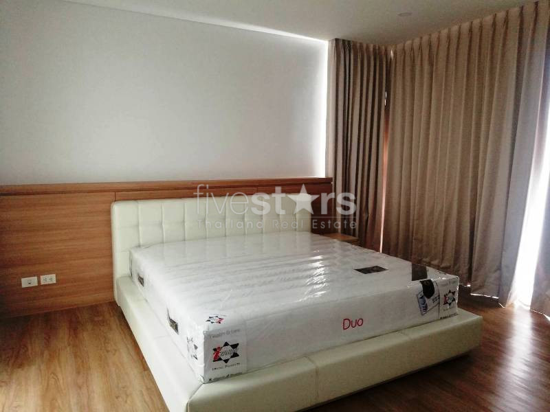 3 bedrooms with large balcony condo for rent in Ekamai, photo 5