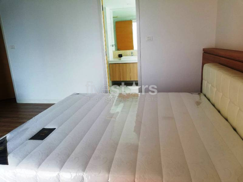 3 bedrooms with large balcony condo for rent in Ekamai, photo 7