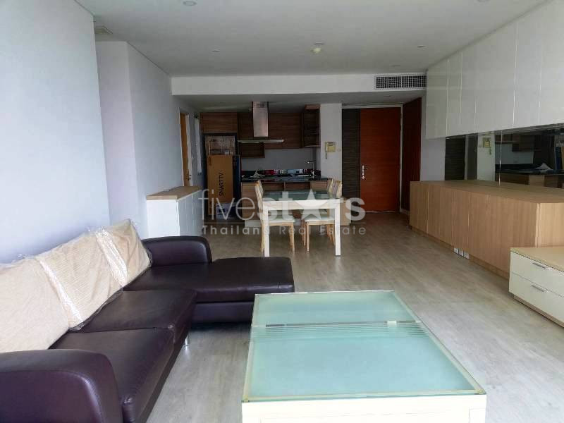 3 bedrooms with large balcony condo for rent in Ekamai, photo 2