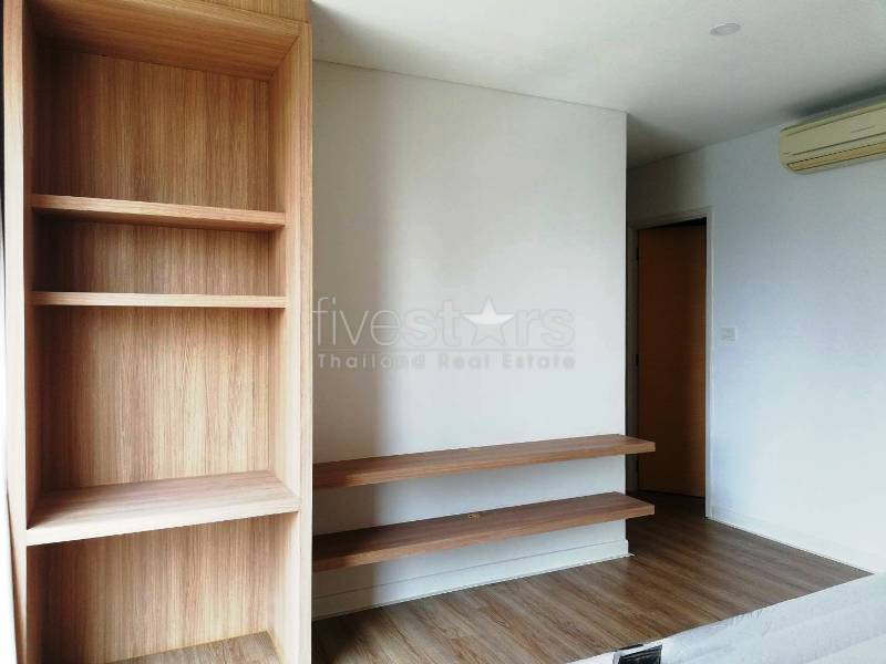 3 bedrooms with large balcony condo for rent in Ekamai, photo 11