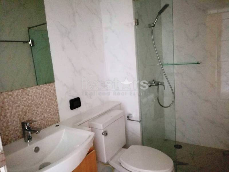 3 bedrooms with large balcony condo for rent in Ekamai, photo 13
