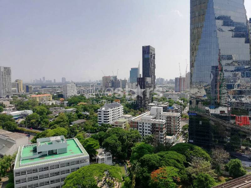 3 bedrooms with large balcony condo for rent in Ekamai, photo 18