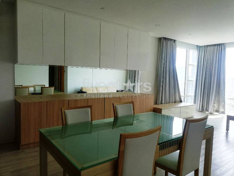 3 bedrooms with large balcony condo for rent in Ekamai, photo 4