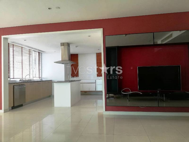 Large balcony 3 bedrooms condo for rent near BTS Ekamai, photo 9