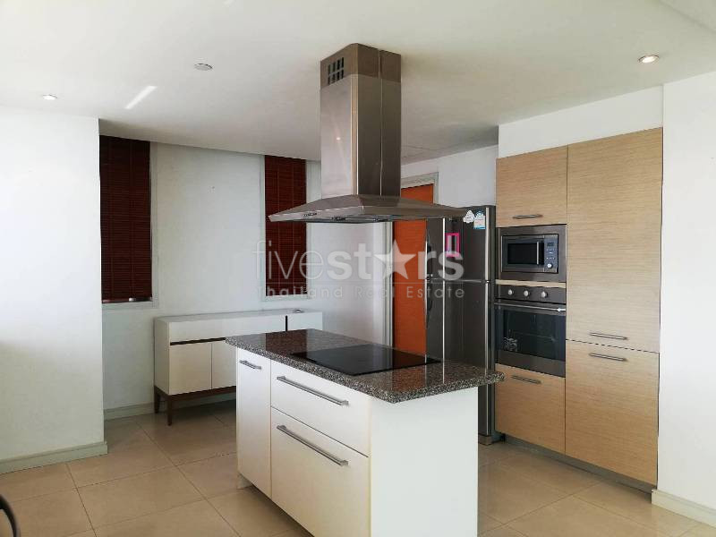 Large balcony 3 bedrooms condo for rent near BTS Ekamai, photo 16
