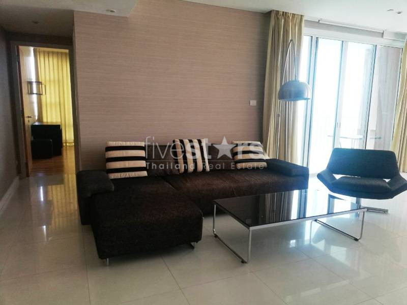 Large balcony 3 bedrooms condo for rent near BTS Ekamai, photo 3