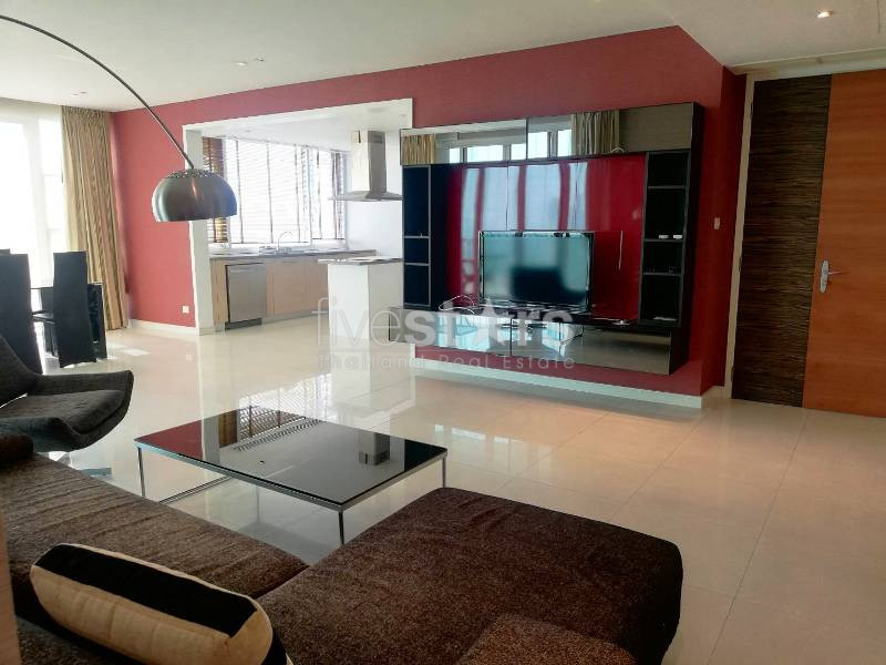 Large balcony 3 bedrooms condo for rent near BTS Ekamai, photo 6