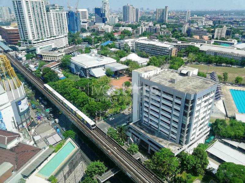 Large balcony 3 bedrooms condo for rent near BTS Ekamai, photo 4