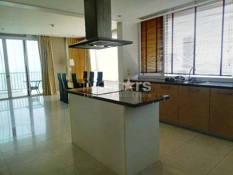 Large balcony 3 bedrooms condo for rent near BTS Ekamai, photo 13