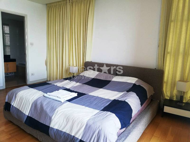 Large balcony 3 bedrooms condo for rent near BTS Ekamai, photo 18