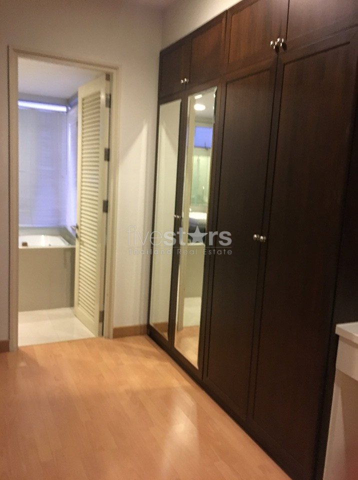 Condo 3 chambres à louer proche BTS Ekamai, photo 15