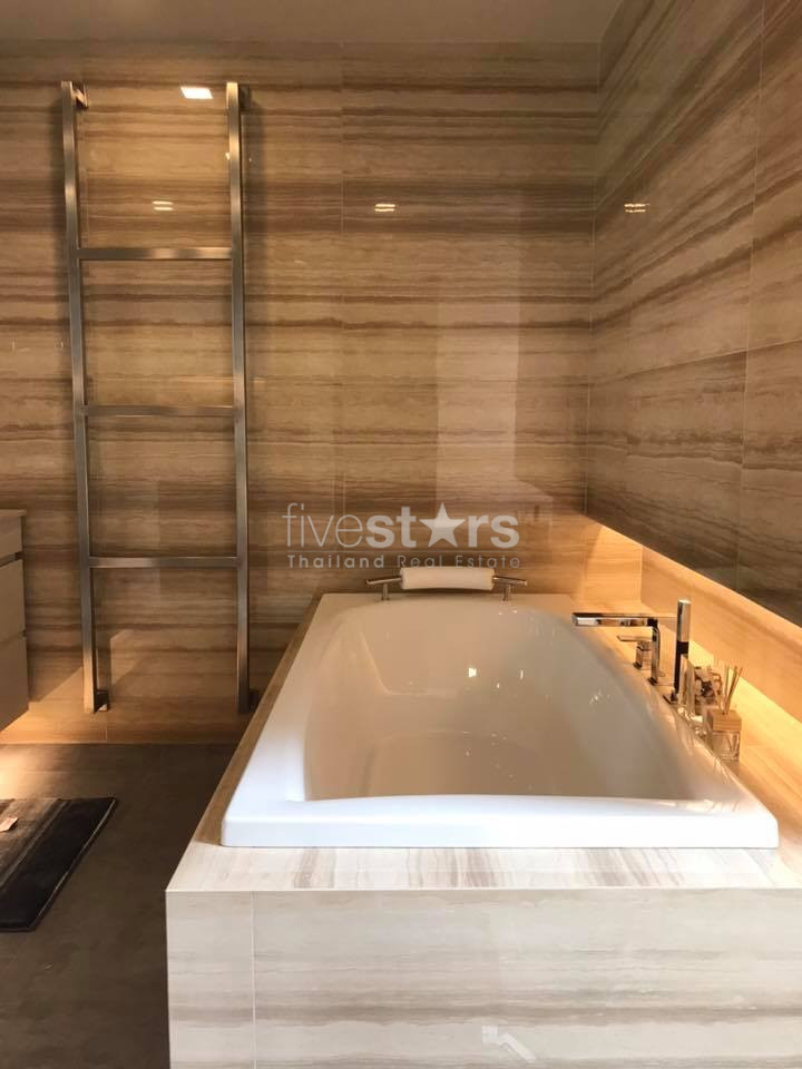Condominium de luxe à louer près du BTS Ekamai, photo 18