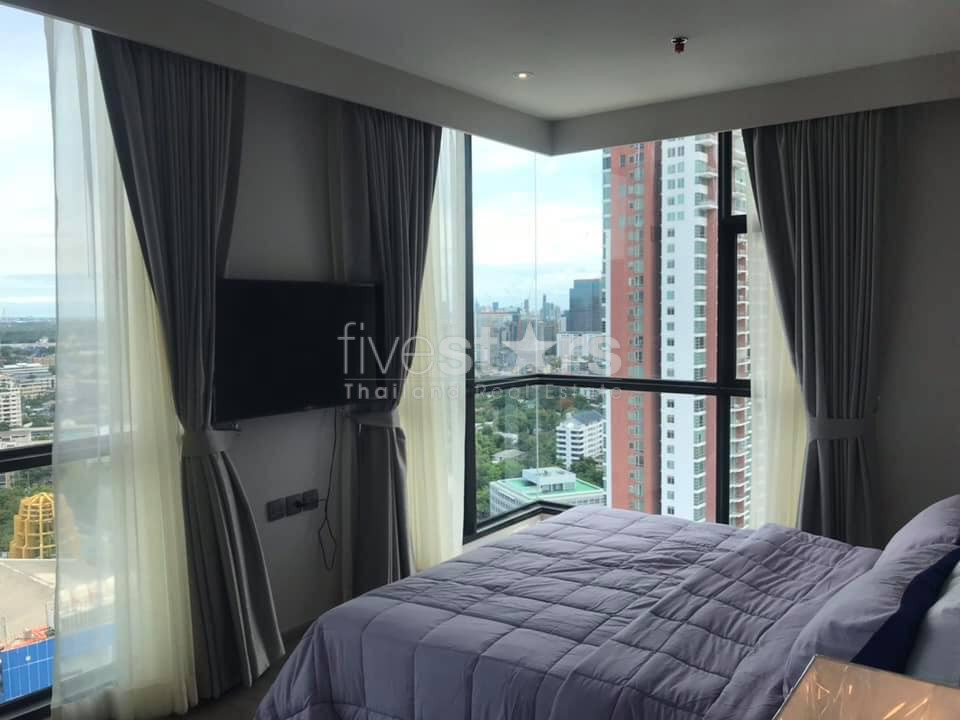 Appartement neuf en étage élevé de 2 chambres à louer près du BTS Ekamai, photo 7