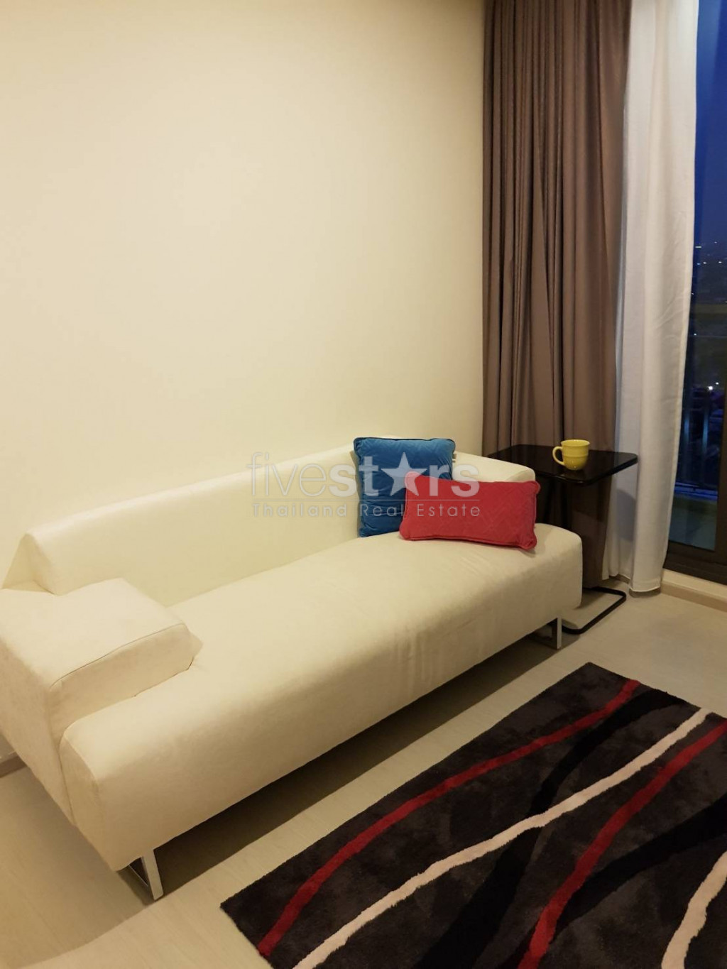 Appartement d'une chambre en étage élevé à louer près du BTS Ekamai