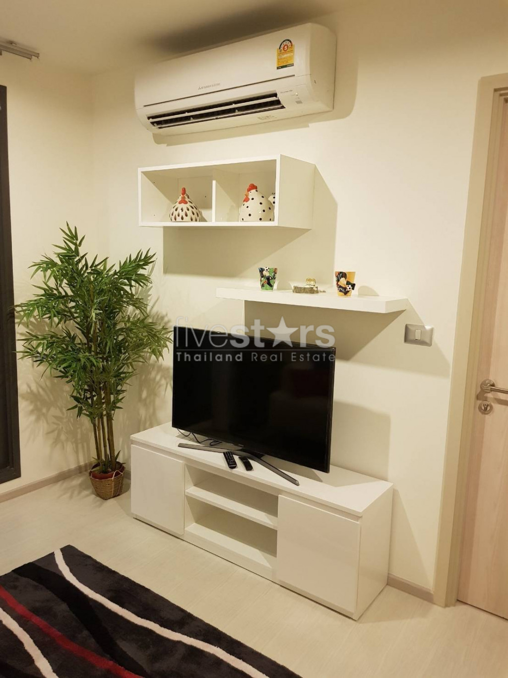 Appartement d'une chambre en étage élevé à louer près du BTS Ekamai, photo 2