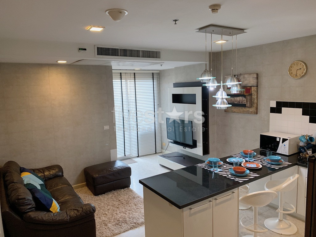 2 bedrooms condo for rent near BTS Ekamai, photo 2