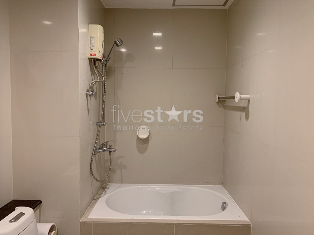 2 bedrooms condo for rent near BTS Ekamai, photo 21