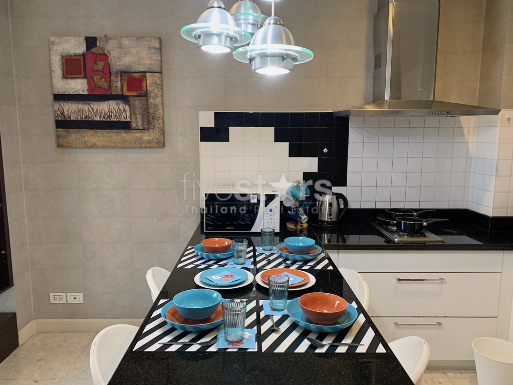 2 bedrooms condo for rent near BTS Ekamai, photo 5