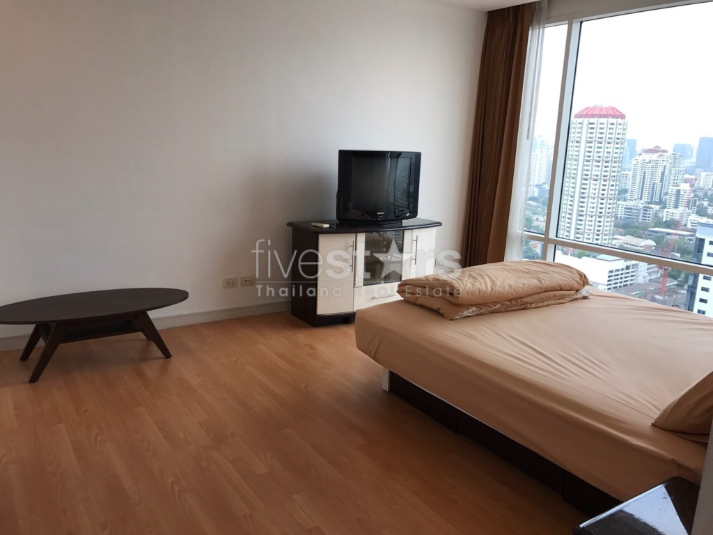 High floor unit 2 bedrooms condo for rent near BTS Ekamai, photo 5