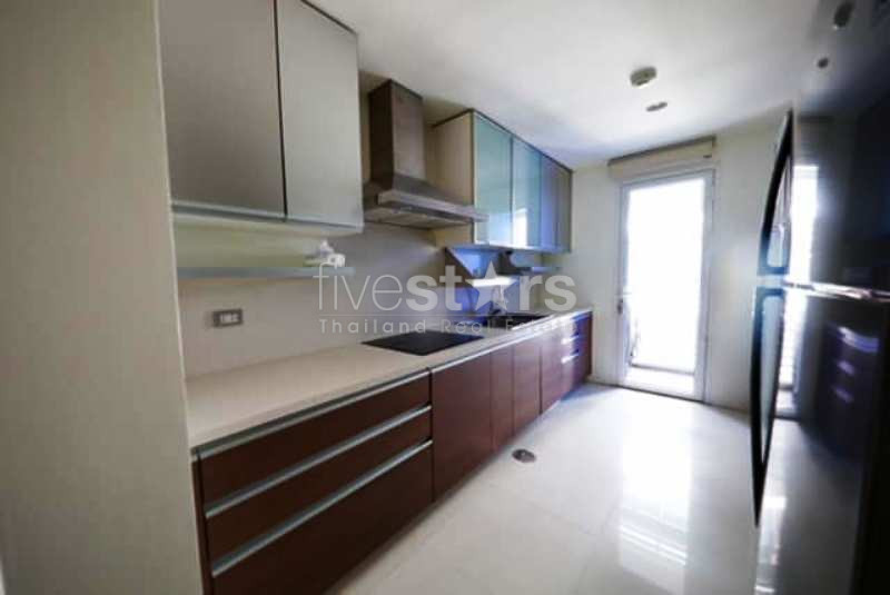 3 bedrooms condo for rent near BTS Ekamai, photo 3