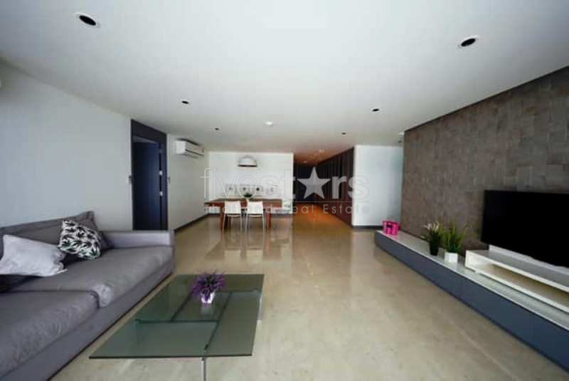3 bedrooms condo for rent near BTS Ekamai