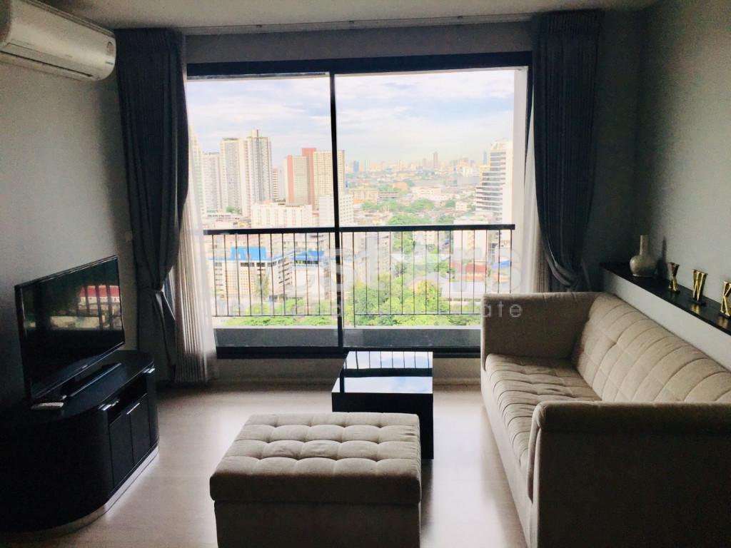 Appartement moderne 2 chambres relié au BTS Pra Khanong