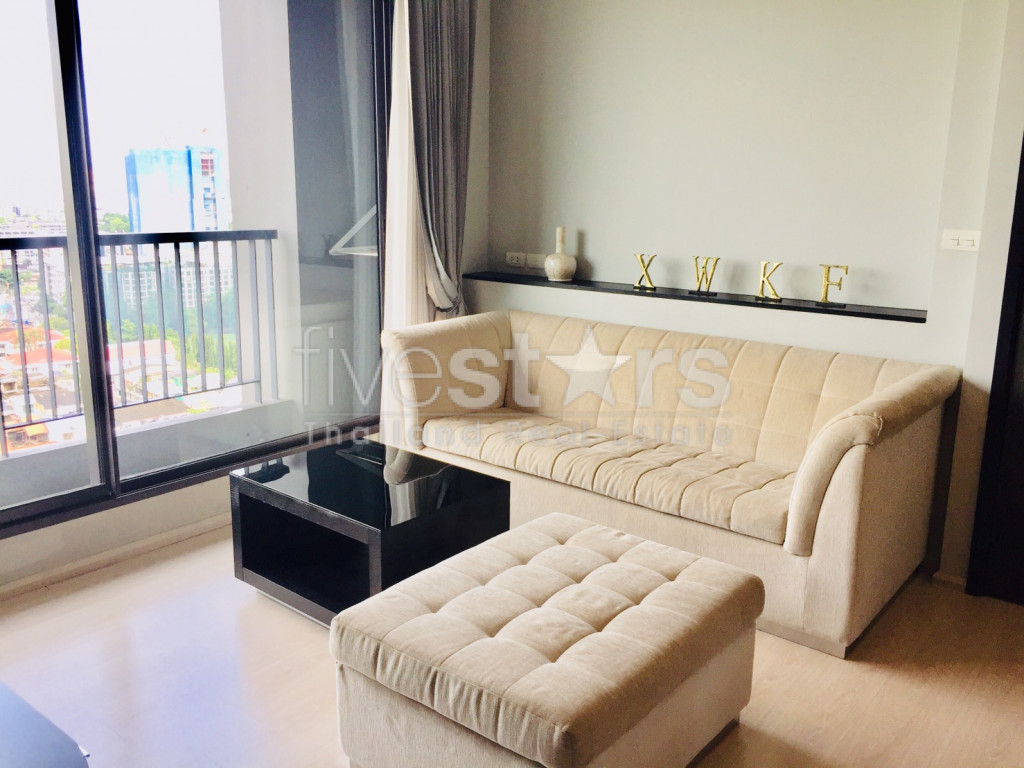 Appartement moderne 2 chambres relié au BTS Pra Khanong, photo 2