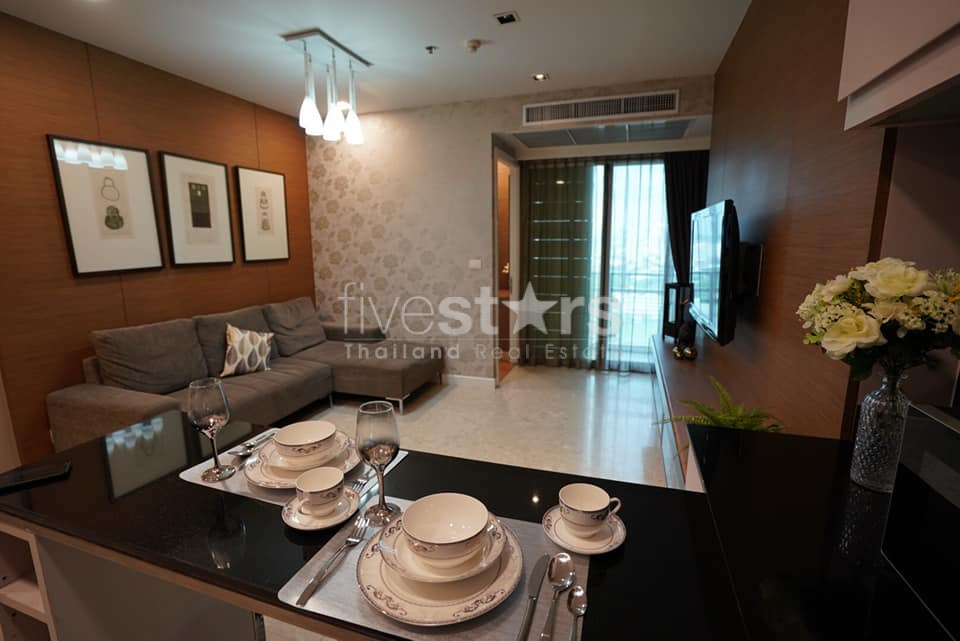 2 bedrooms condo for rent close to BTS Ekamai